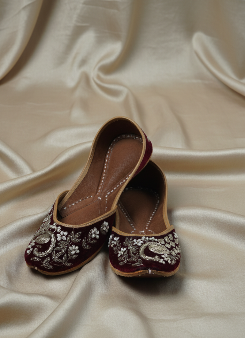 Maroon Velvet Punjabi Jutti - Image 3