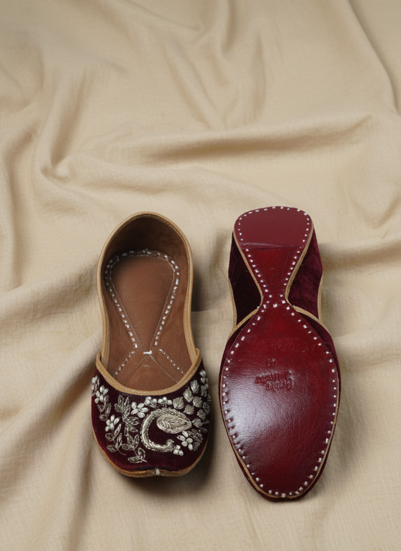 Maroon Velvet Punjabi Jutti - Image 5